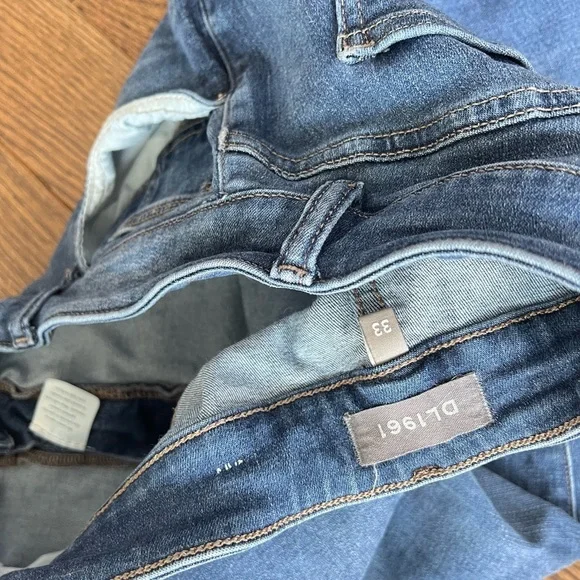 DL 1961 jeans. Size 33 - Picture 3 of 3